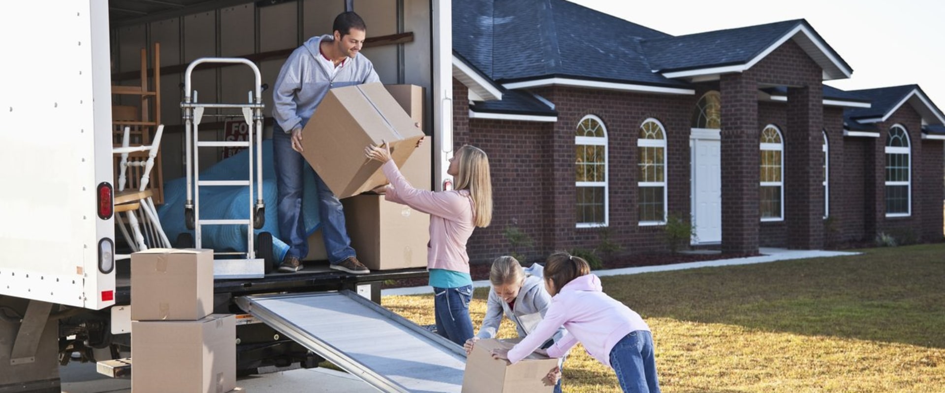 The Ultimate Guide to Moving Trucks: Tips from an Expert